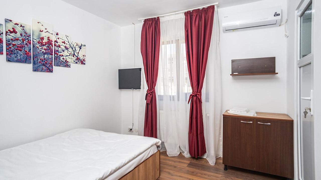 Hotel La Platouri Voluntari Exterior photo